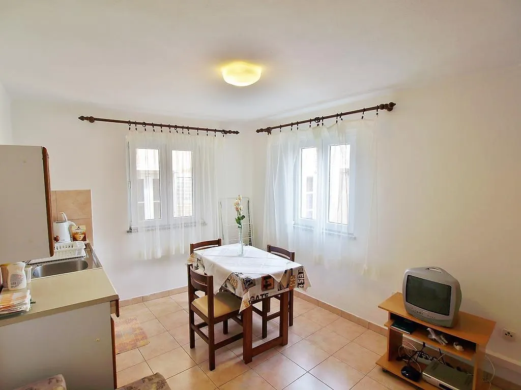 Apartment Nada Rab Town